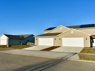 1510 Greyrock Ln, Champaign, IL 61822