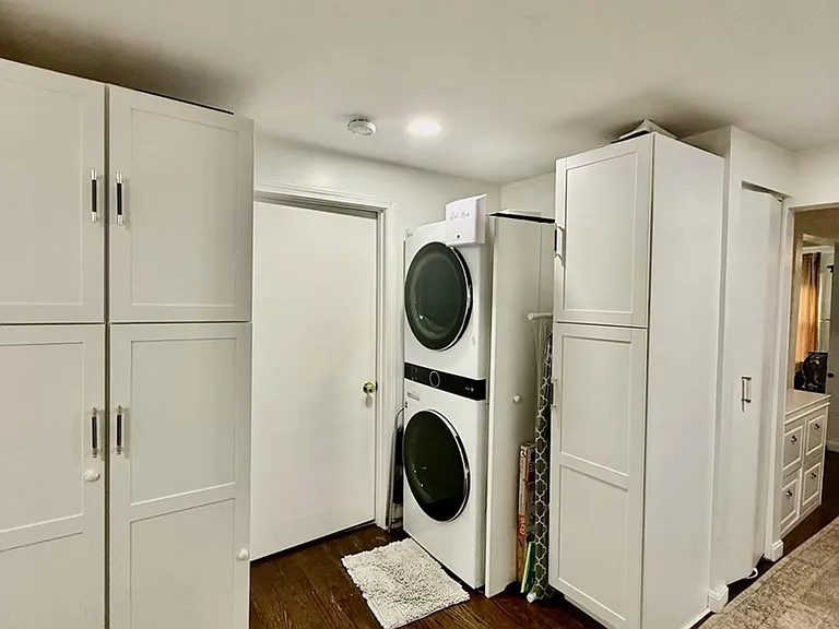 106 Bay St — Photo 8