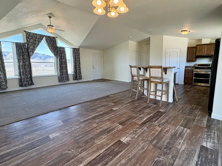 1415 Van Diest Rd — Photo 3
