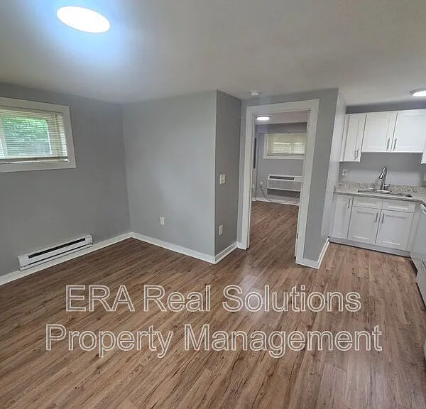 65 W Moler St #A — Photo 6