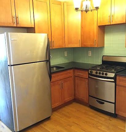 2nd image of 921 Broadway Ste 1