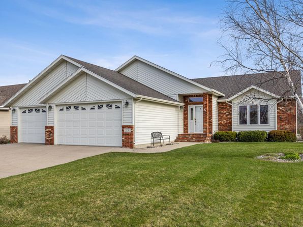3231 43rd Ave S, Fargo, ND 58104