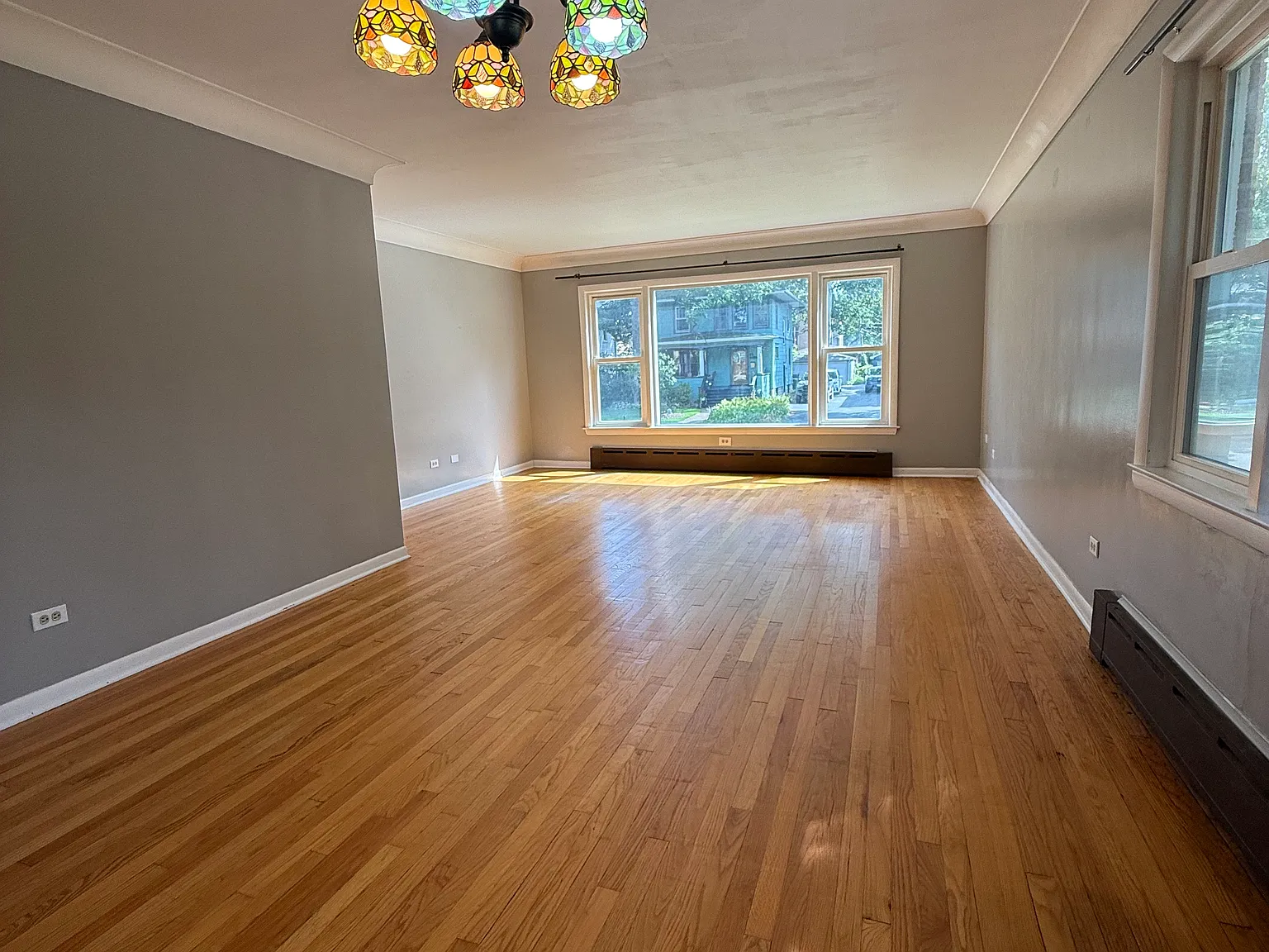 2 bed, 950 sqft, $2,100 — Photo 2