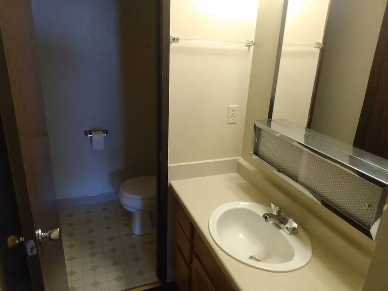 1920 Arthur St #15 — Photo 4