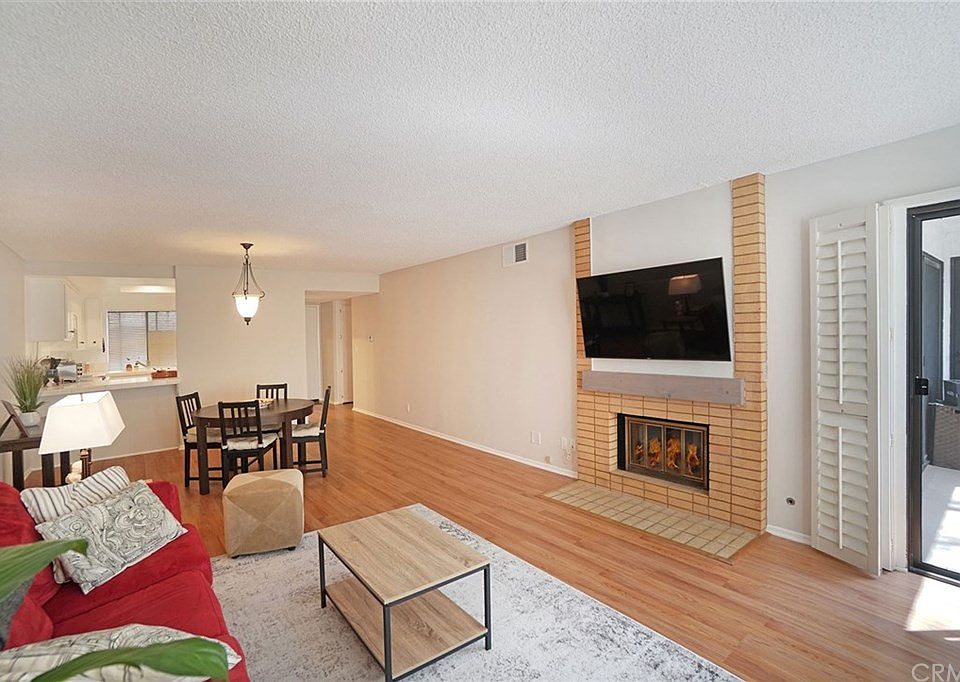 1st image of 2510 E Willow St Unit 202
