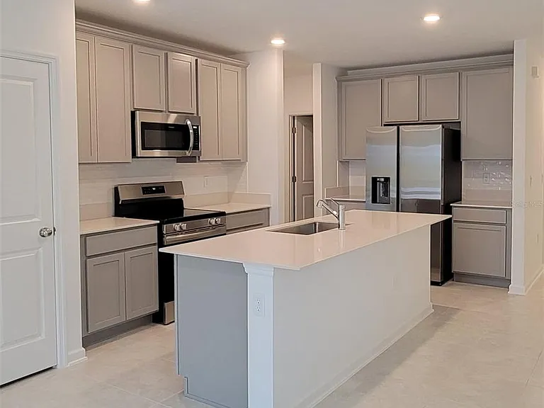 2195 Green Valley St — Photo 2