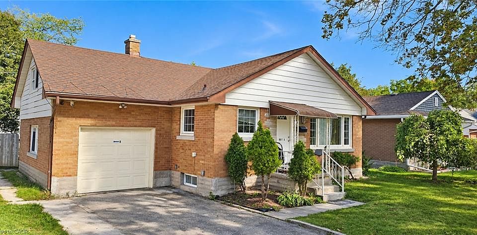 1st image of 107 Elgin Cres