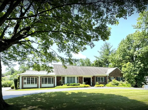 1017 Walsh Ln, Penn Valley, PA 19072