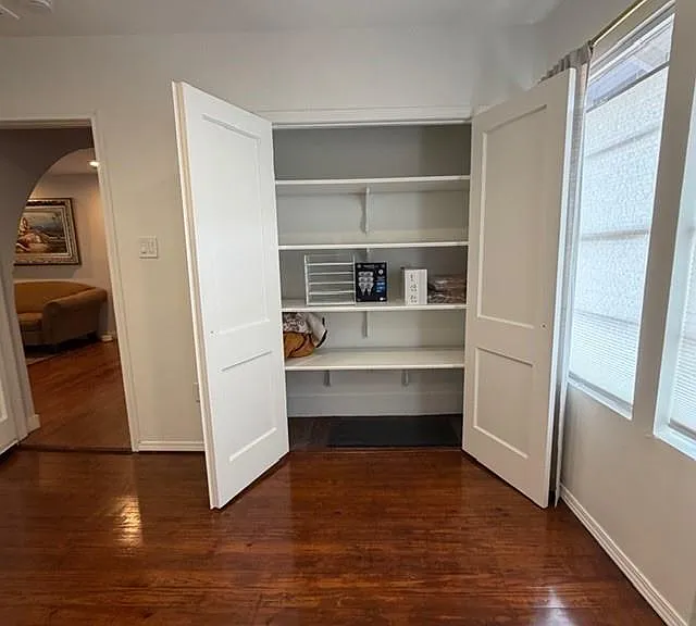 520 W 14th St — Photo 10