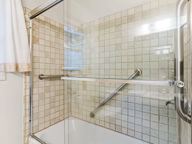 6857 Armour Dr — Photo 33