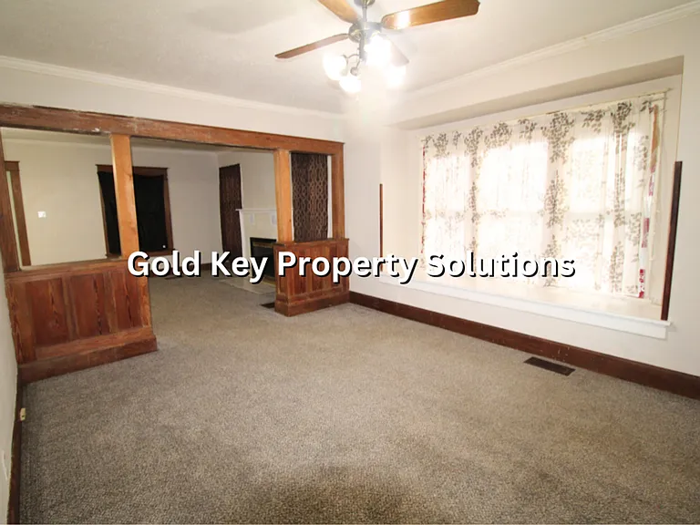 815 N Elm St — Photo 10
