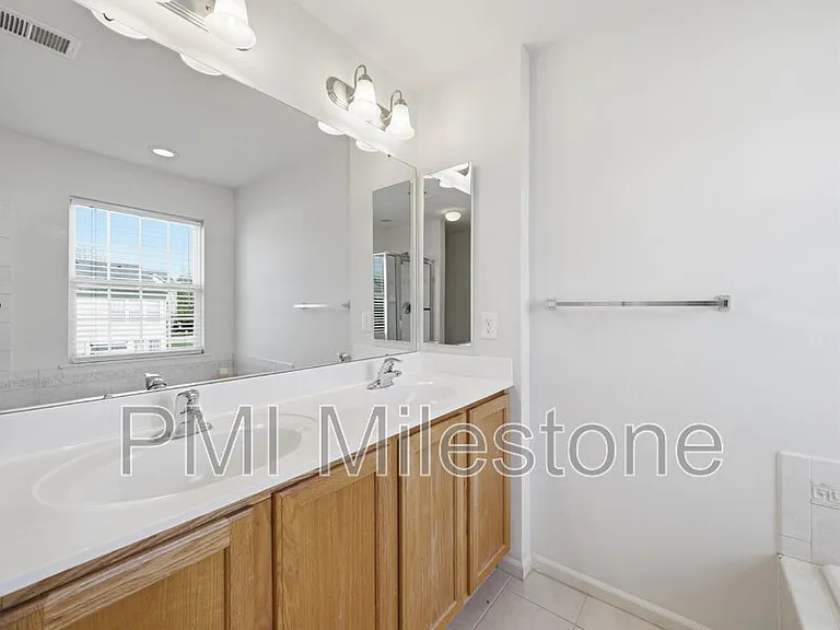 1247 Mare St — Photo 25
