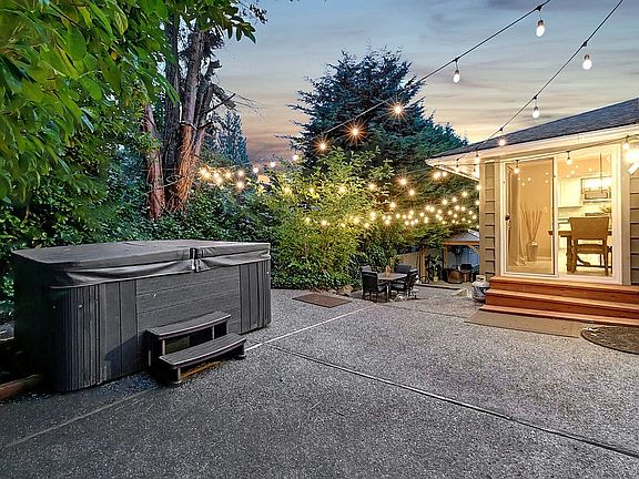 3rd image of 11056 NE 14th St