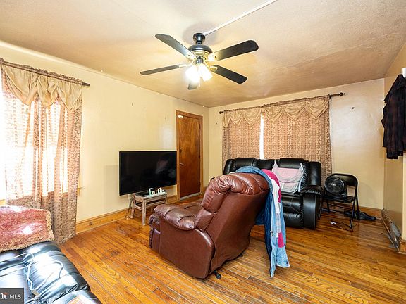 5th image of 139 Highland Ave