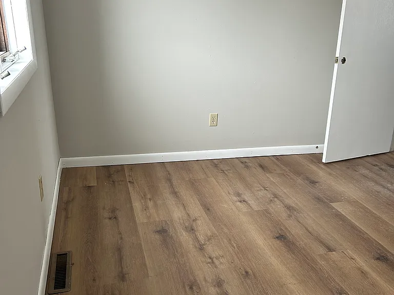 245 E Walnut St #D — Photo 8