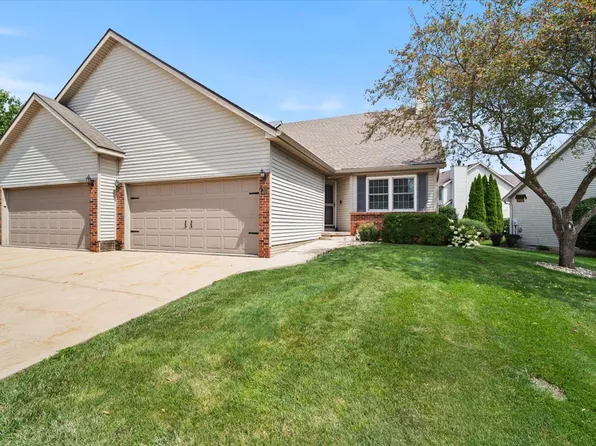 20 Crystal Ct, Bloomington, IL 61704