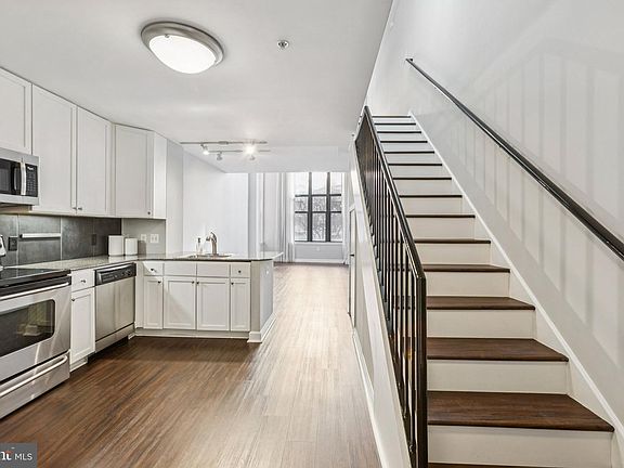 4th image of 400 Massachusetts Ave NW APT 215