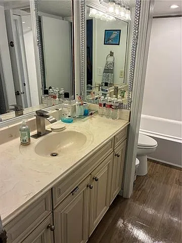 6320 Riverside Dr #241 — Photo 13