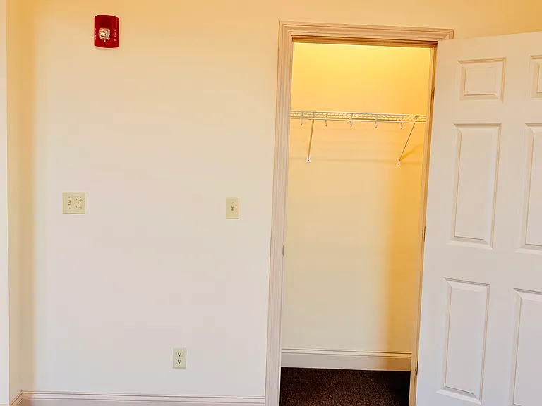191 College St #212 — Photo 27