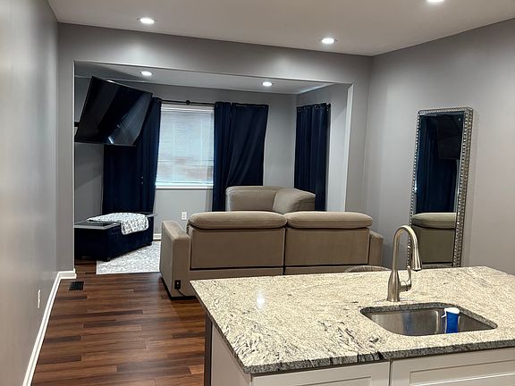4th image of 1296 W 65th St #1