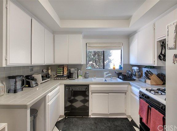 5th image of 13412 Burbank Blvd APT 8