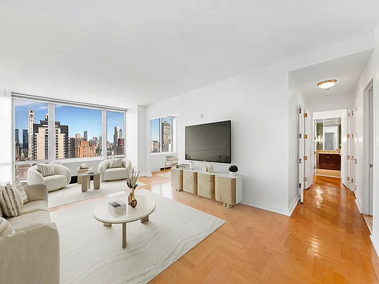 401 E 60th St #33B — Photo 1