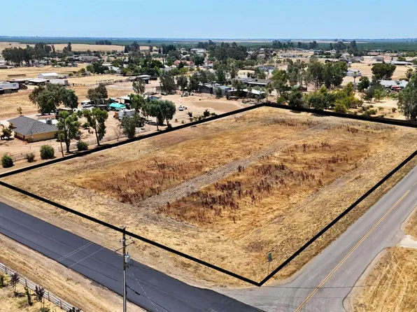 9999 Oakhill Rd, Madera, CA 93638