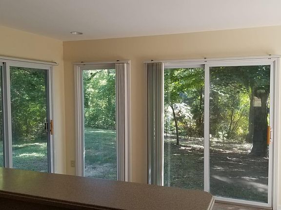 Dining Room - Lake View