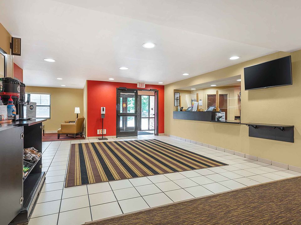 Lobby and Guest Check-in