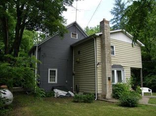 247 Red Bridge Rd, Kintnersville, PA 18930