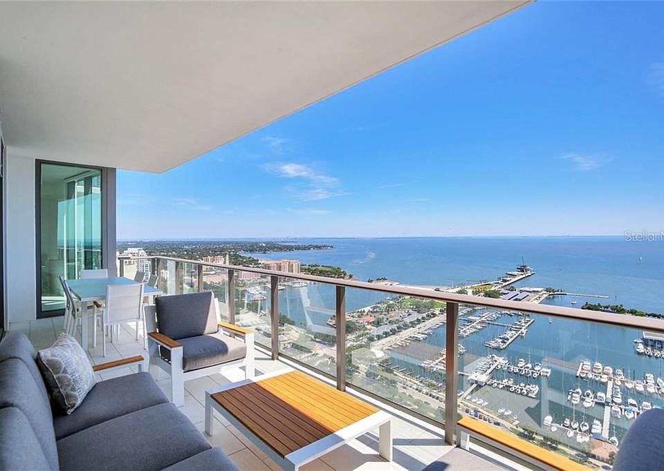 1st image of 100 1st Ave N #3702