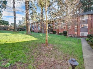 218 Ridgeway Rd, Lake Oswego, OR 97034