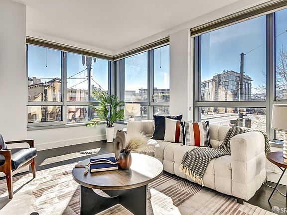 3rd image of 8 Buchanan St Unit 201