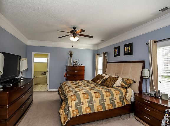 4th image of 7553 Wintergreen Ln