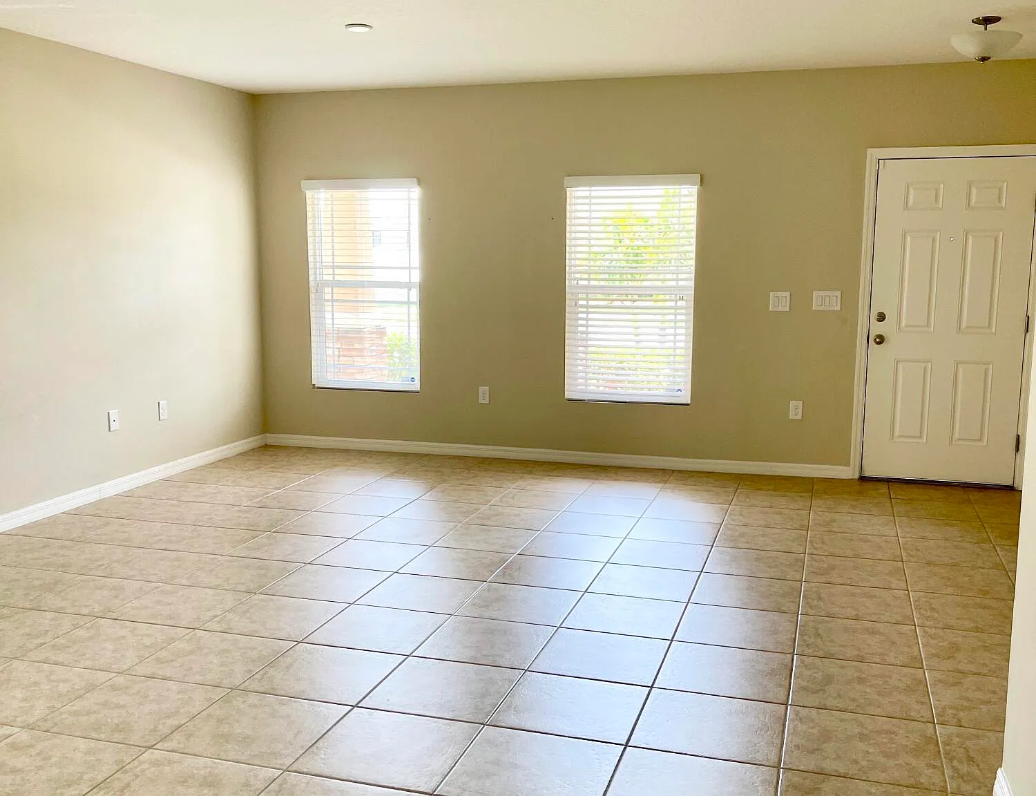 3 bed, 2.0 bath, 1762 sqft, $2,500 — Photo 4