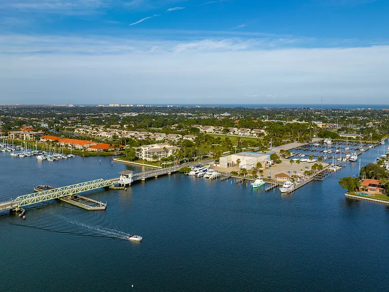 Vetra Indian Harbour Beach — Photo 20