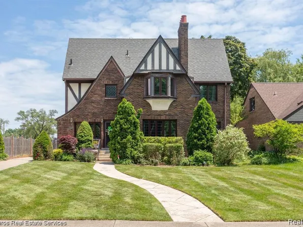 1428 Three Mile Dr, Grosse Pointe Park, MI 48230