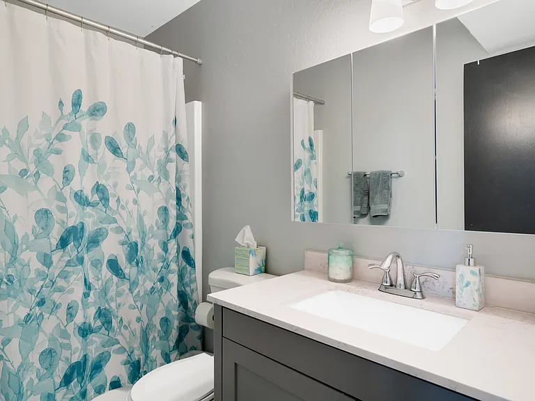 2844 E Clarendon Ave — Photo 14