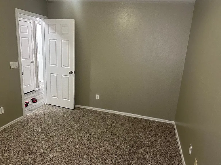 1004 S 226th Ave — Photo 12