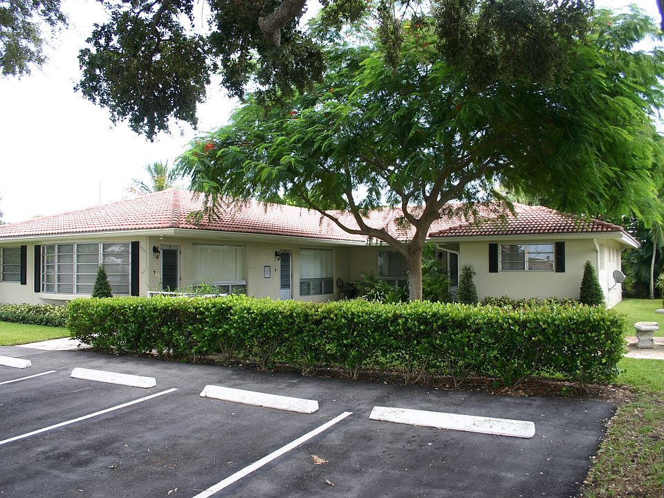 Exterior of Triplex- Oak Tree lined quiet street