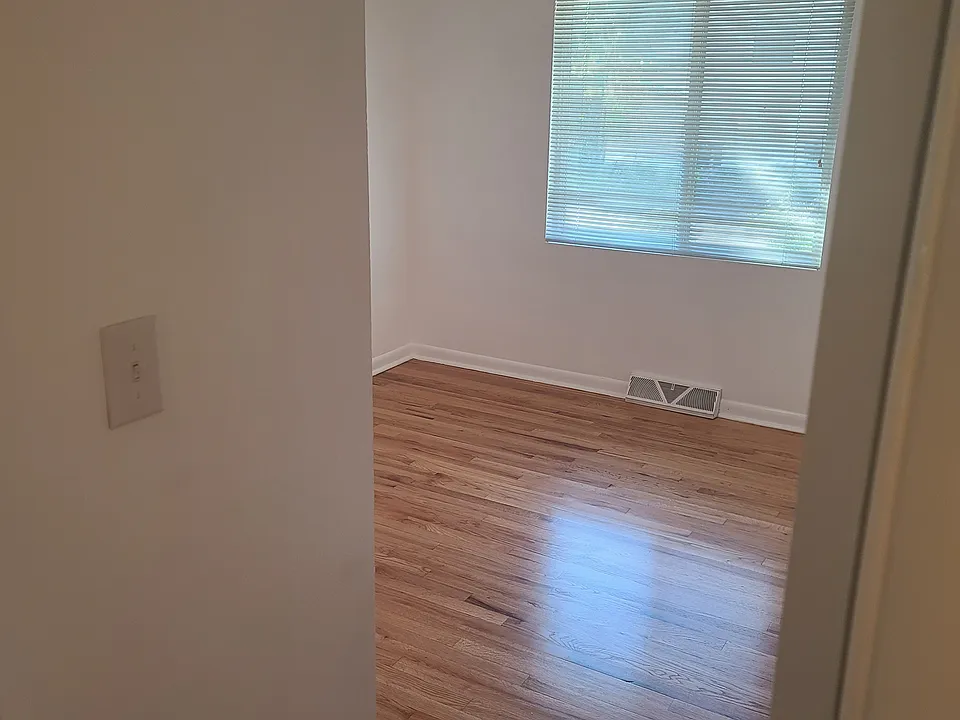 2 upstairs bedroom