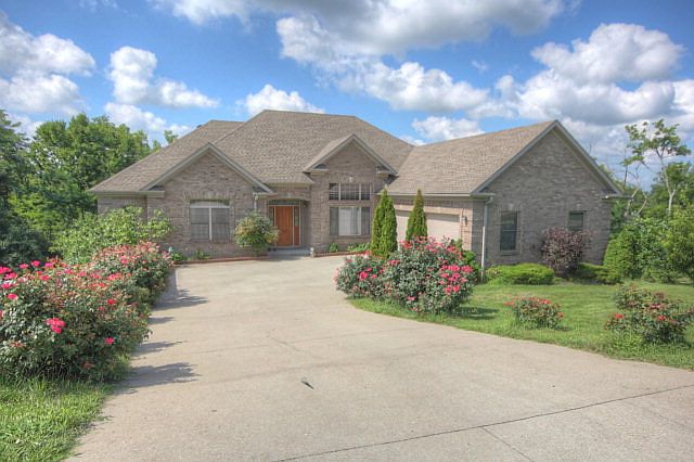 1st image of 627 Apricot Dr