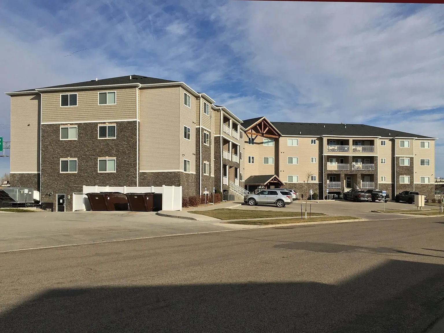 Bridgeview Bay Condos — Photo 3
