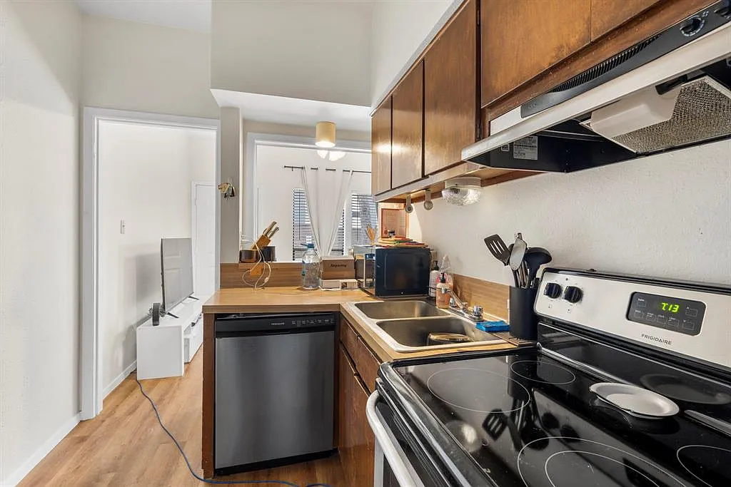 3000 Guadalupe St Apt 110 — Photo 3