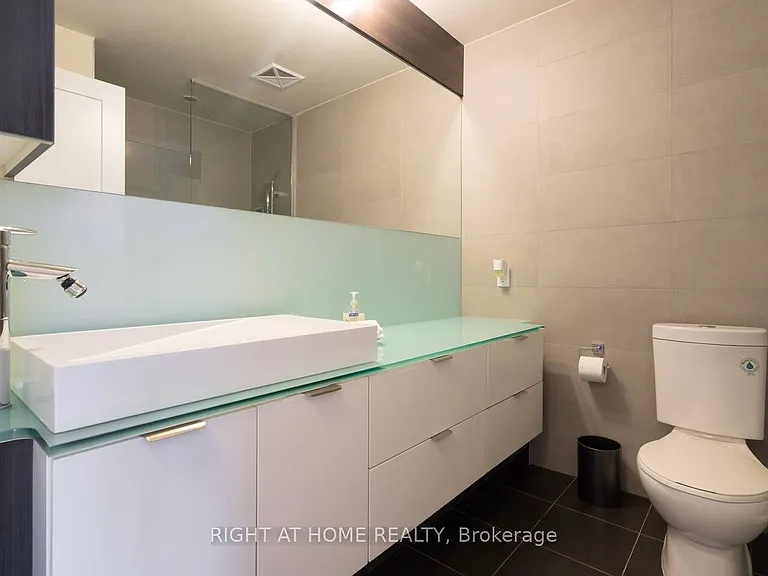 300 Front St W #2512 — Photo 13