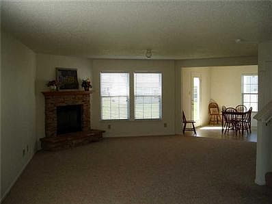 4th image of 203 Creekview Dr