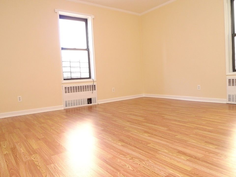 1st image of 30-98 Crescent St #9