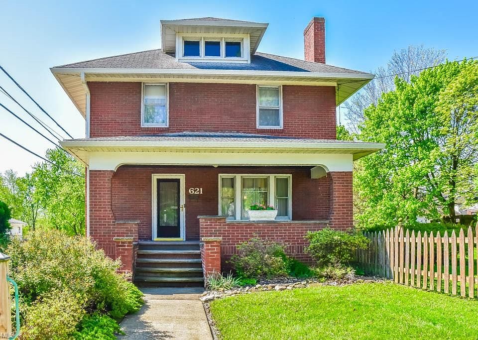 1st image of 621 E Bowman St