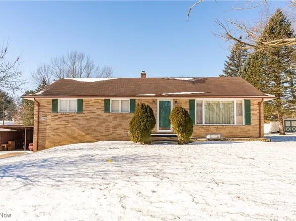 1945 Fairbrook Ave NE, East Canton, OH 44730