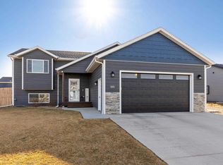 565 Antietam Dr, Box Elder, SD 57719